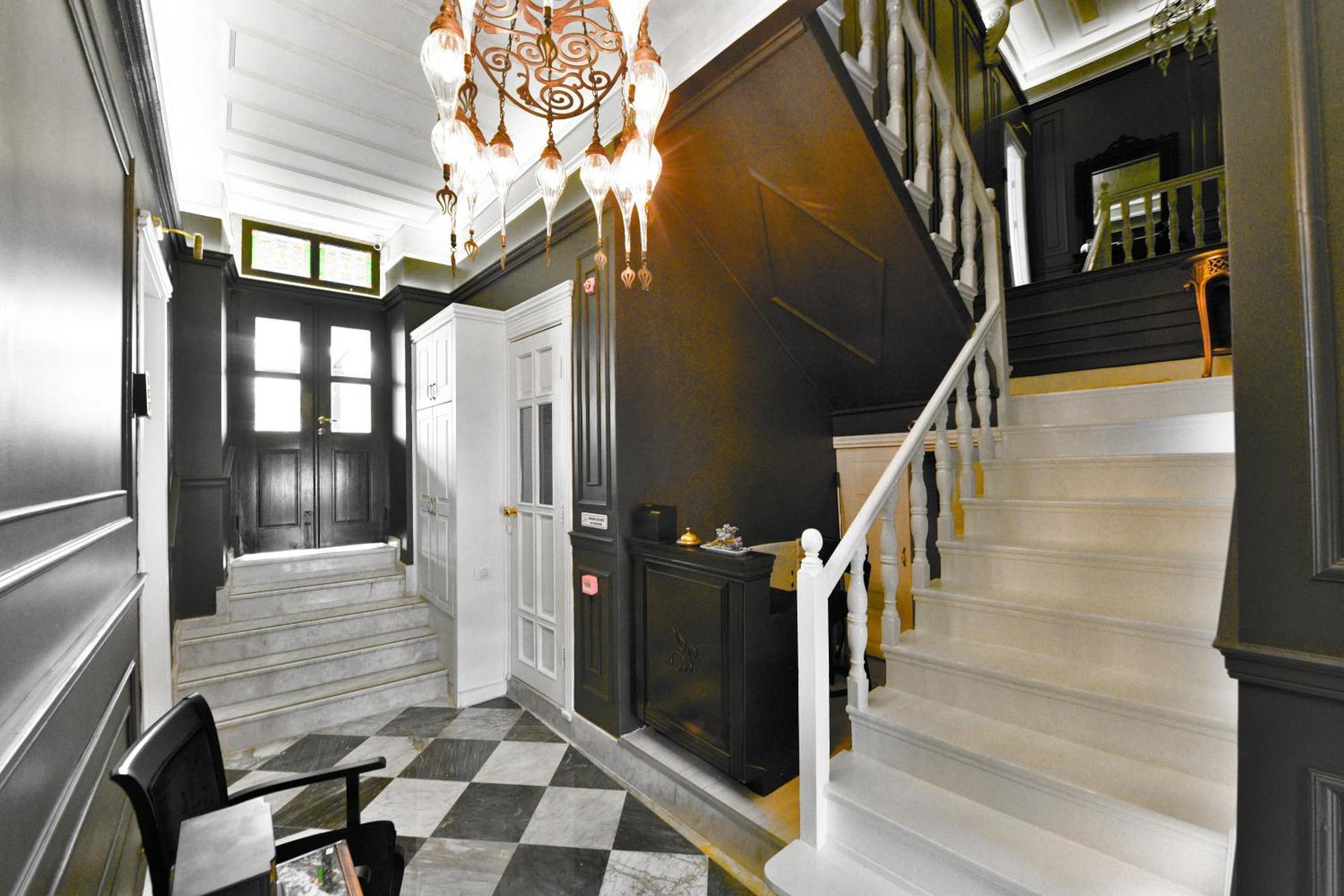 Siyah Lale Cunda 1841 (Adults Only) Hotel Аявали Екстериор снимка