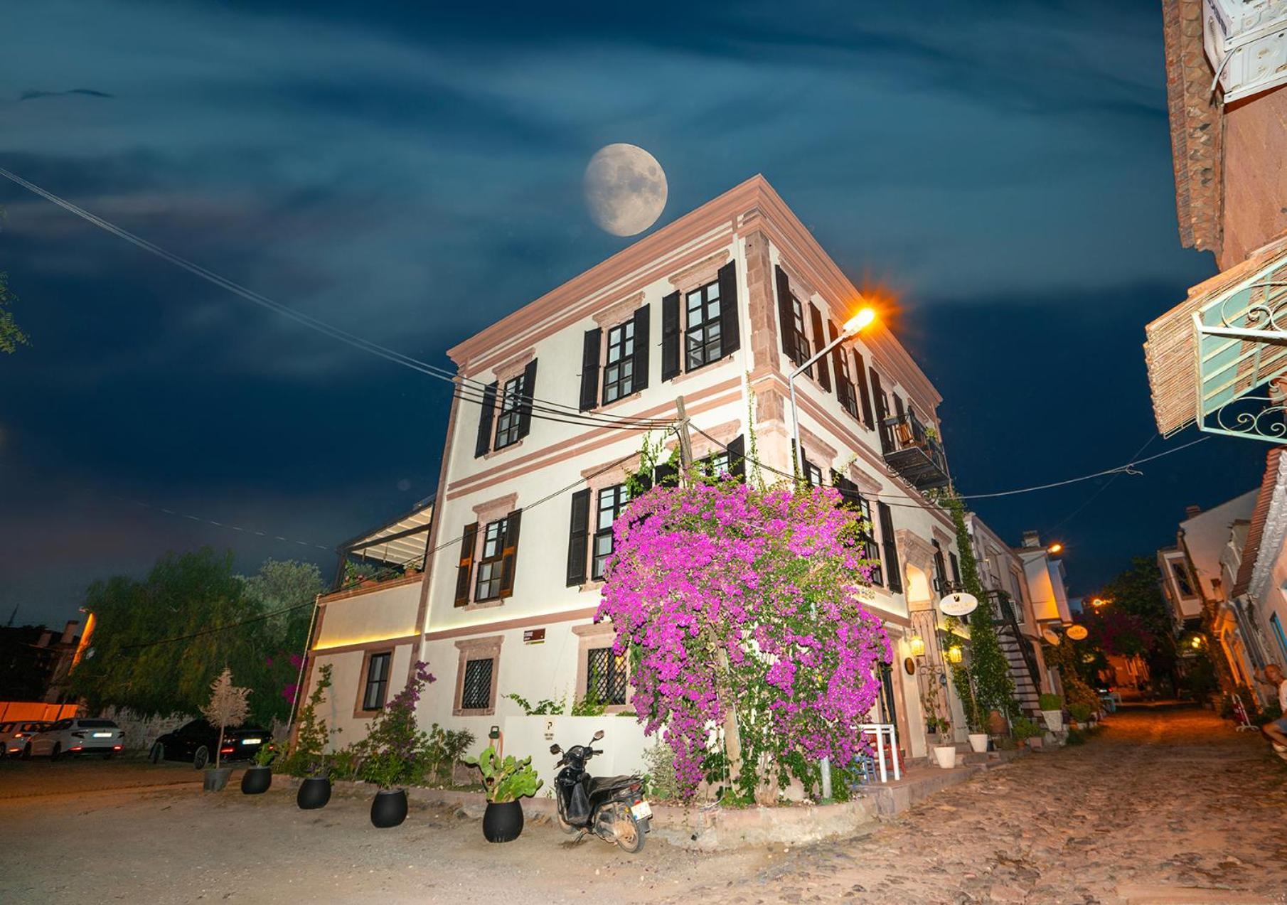 Siyah Lale Cunda 1841 (Adults Only) Hotel Аявали Екстериор снимка