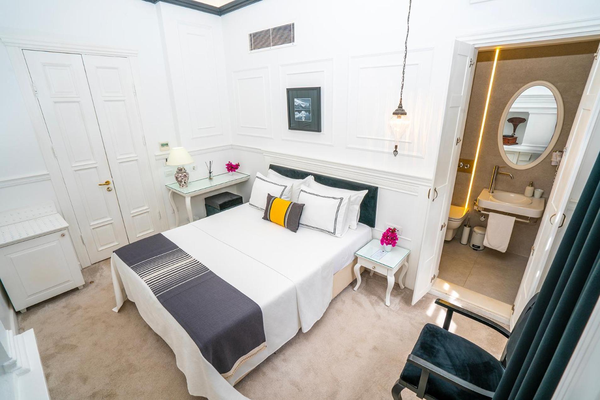 Siyah Lale Cunda 1841 (Adults Only) Hotel Аявали Екстериор снимка
