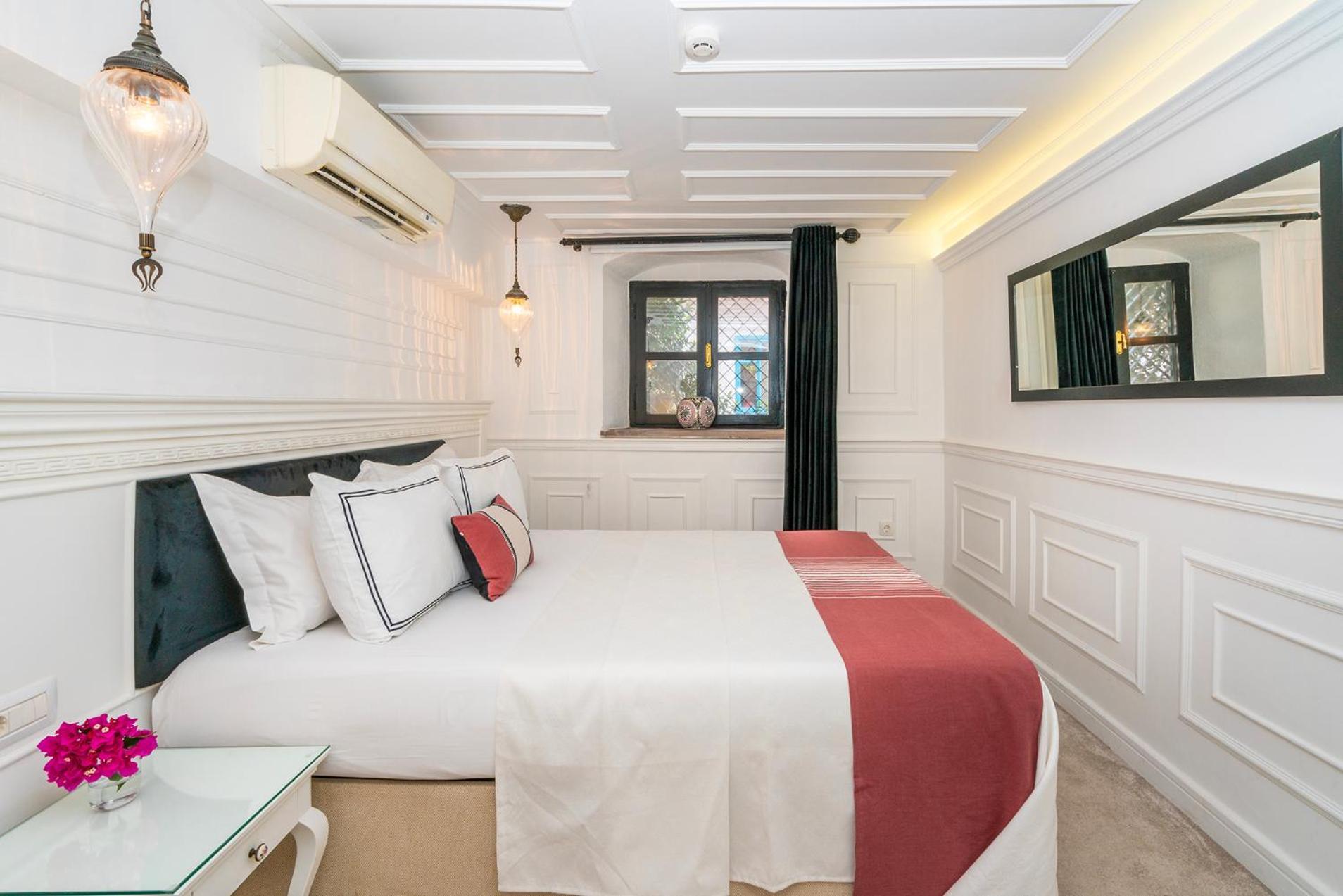 Siyah Lale Cunda 1841 (Adults Only) Hotel Аявали Екстериор снимка