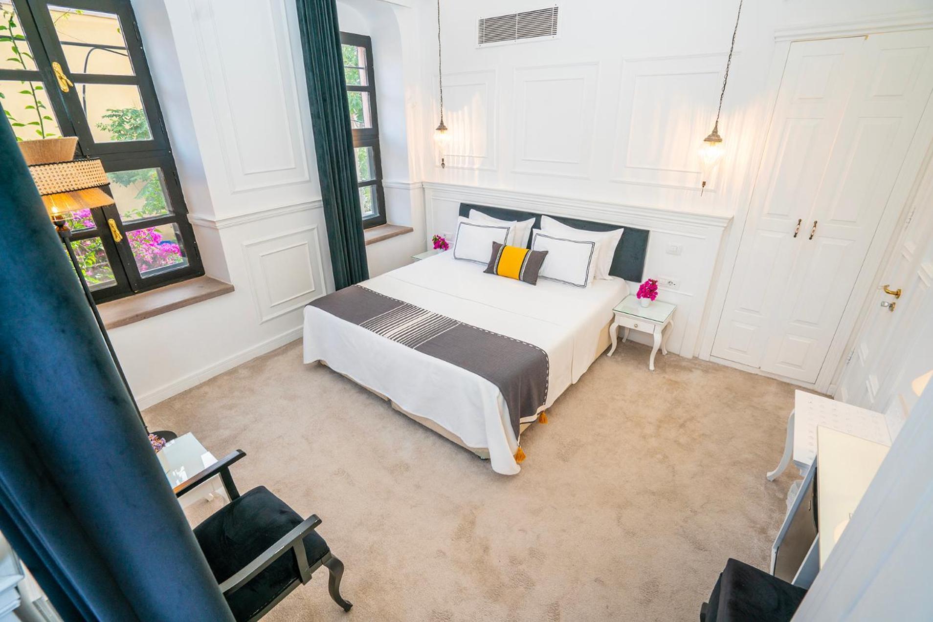 Siyah Lale Cunda 1841 (Adults Only) Hotel Аявали Екстериор снимка