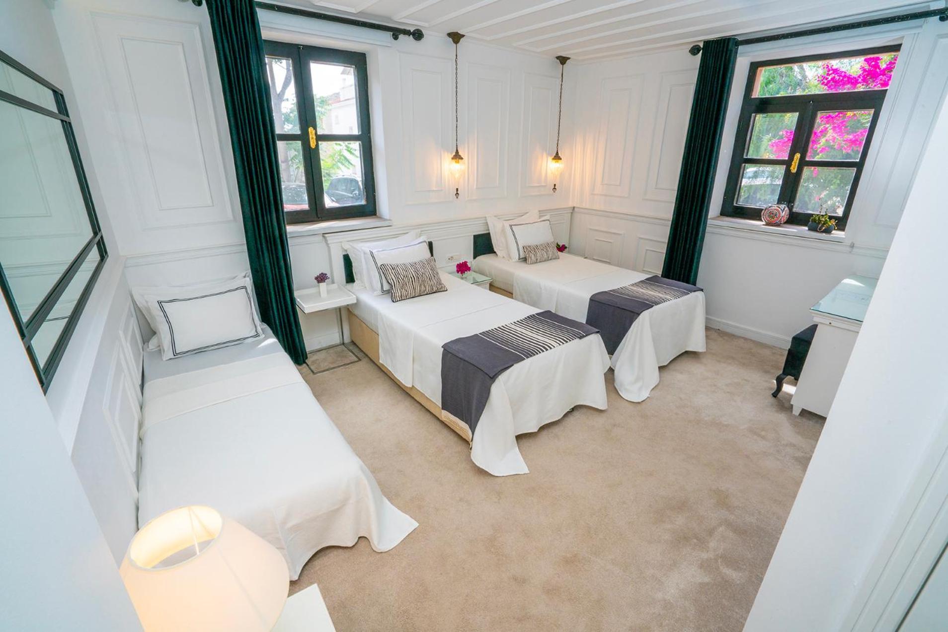 Siyah Lale Cunda 1841 (Adults Only) Hotel Аявали Екстериор снимка