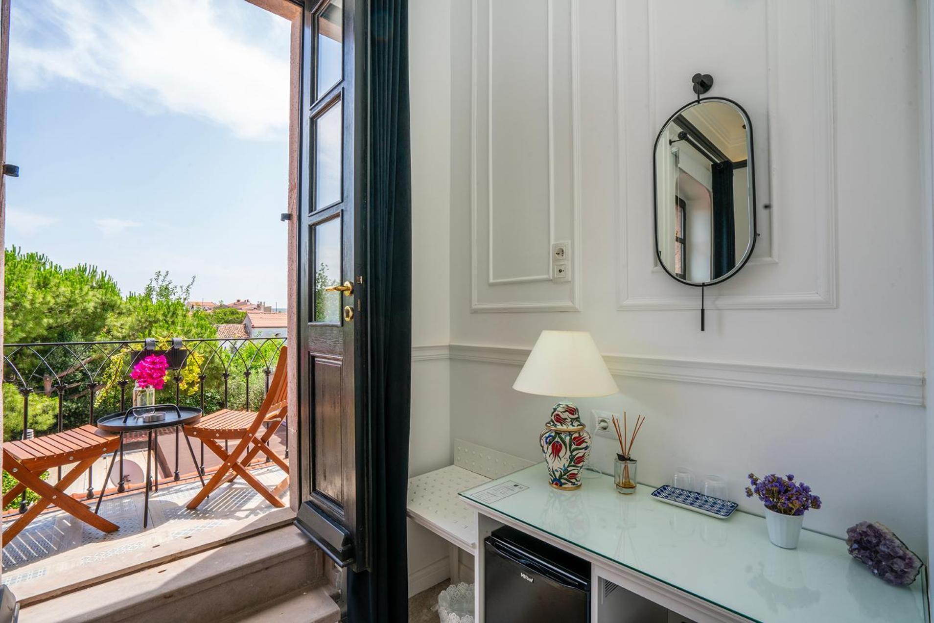 Siyah Lale Cunda 1841 (Adults Only) Hotel Аявали Екстериор снимка